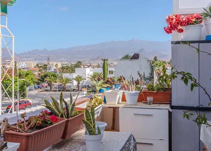 Artcorner, Pool & Wifi Apartman